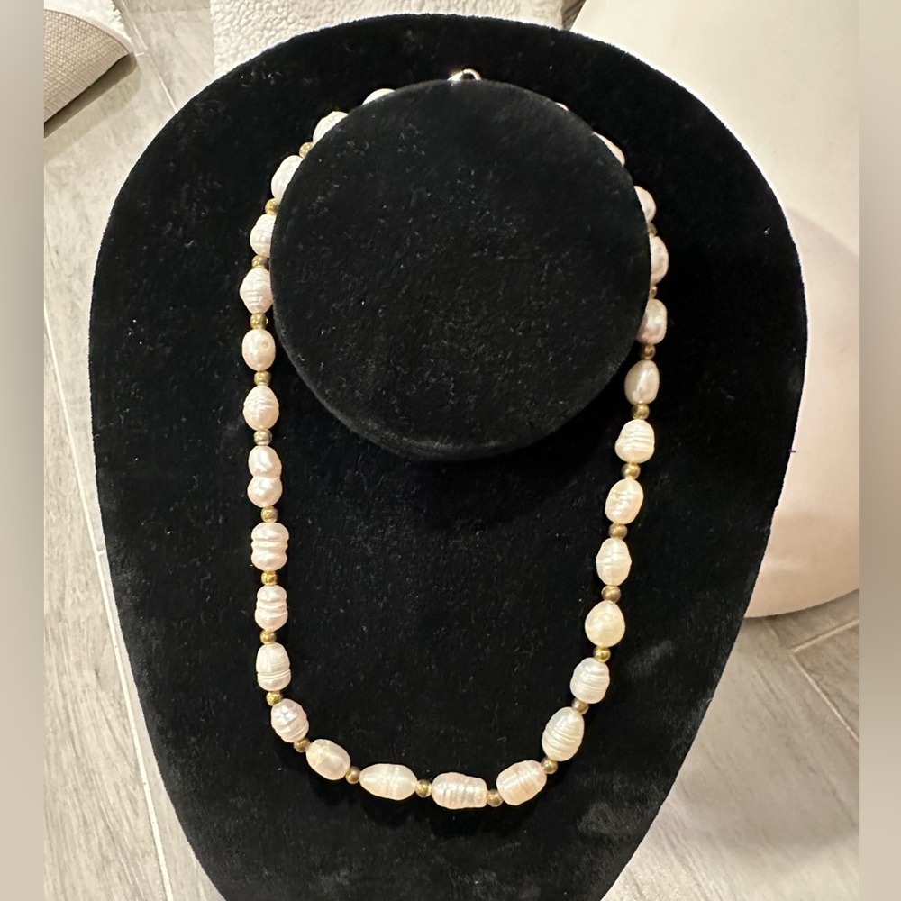 Trendy Natural Freshwater Pearl & Tiny Gold Beads Necklace